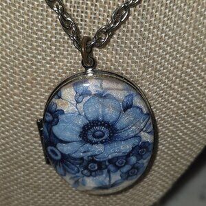 Vintage Delft-style oval locket pendant necklace